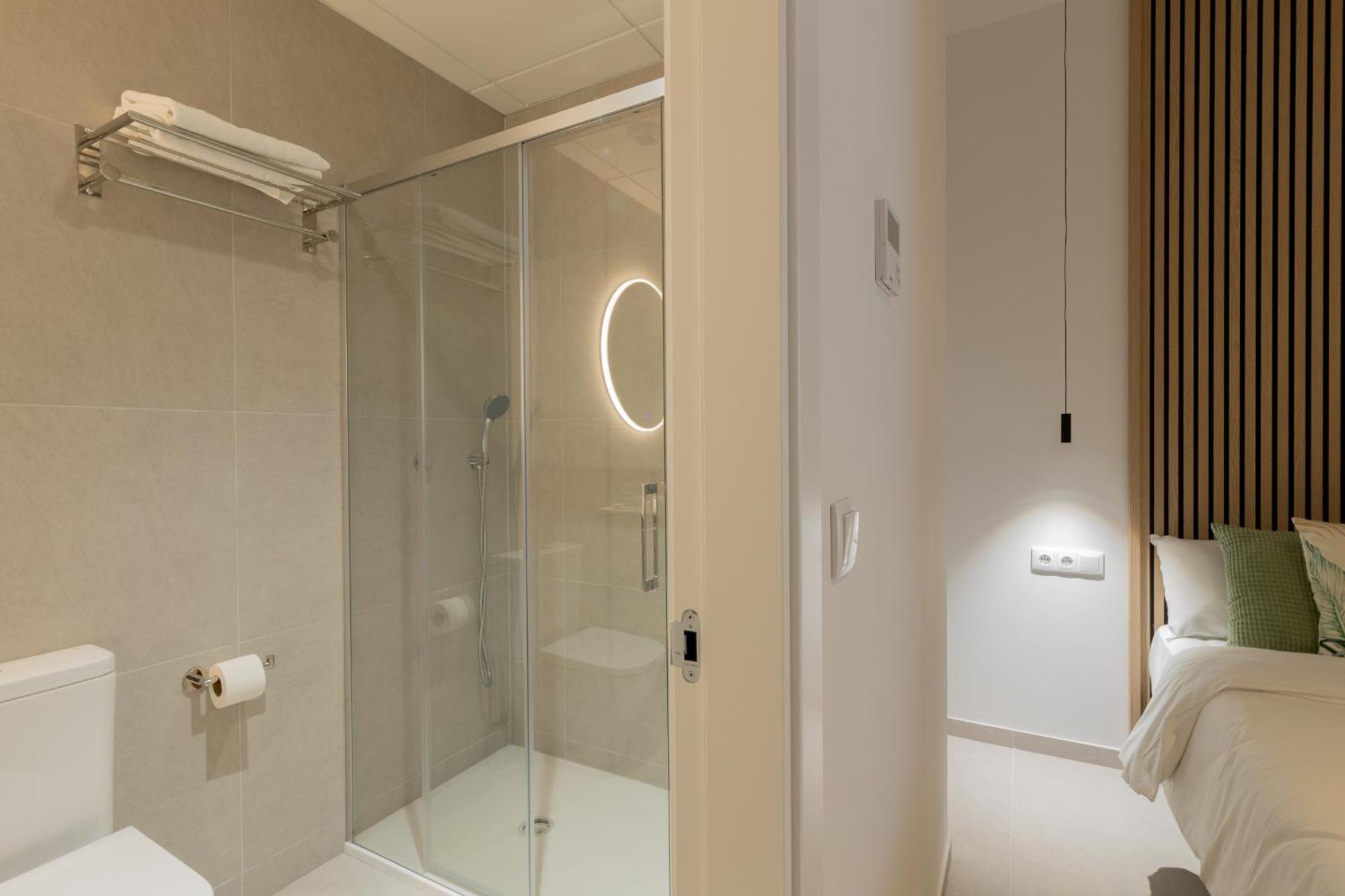 Dorm4You Arena Plaza Valenza Esterno foto